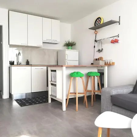 Sunny Apartment *